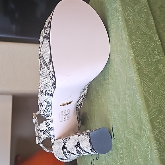 Gucci Python Print Leather Sandals size 42 - Picture 9 of 9